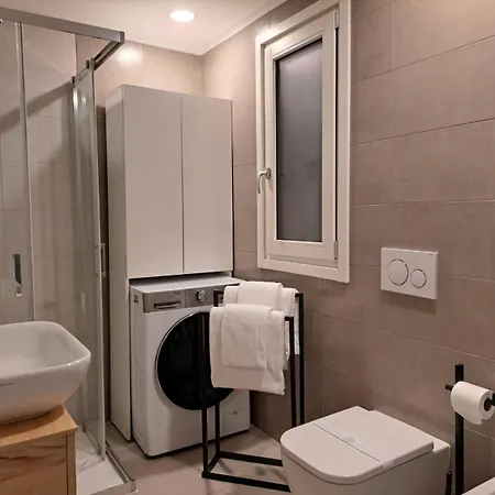 Apartment By Quokka 360 - Close To The And The Station Como