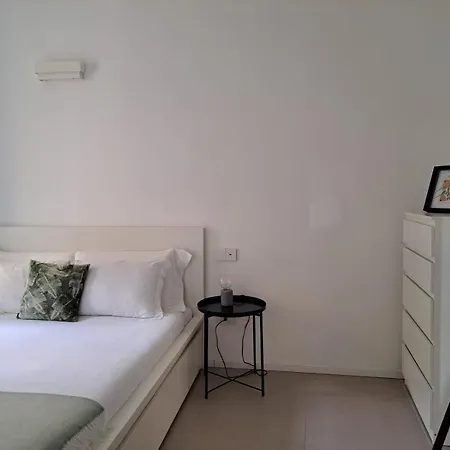 Apartment By Quokka 360 - Close To The And The Station Como
