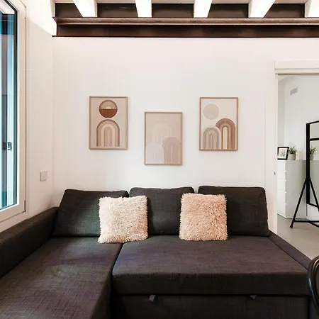 Appartement By Quokka 360 - Close To The And Train Station Como